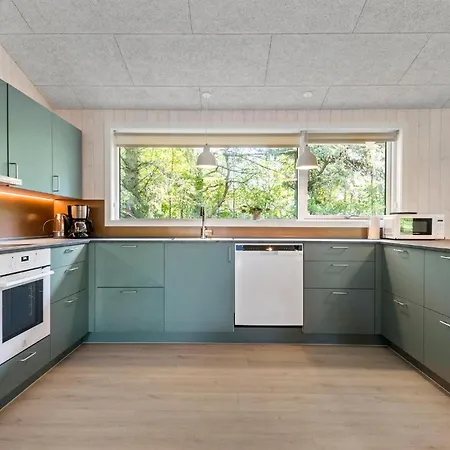 4 Bedroom Gorgeous In * Oksbøl