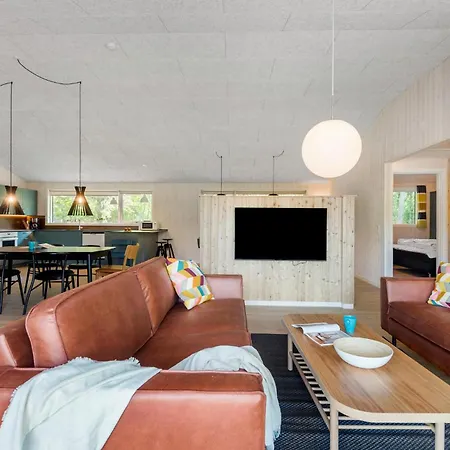 Feriehus 4 Bedroom Gorgeous In