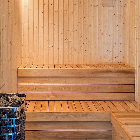 בית נופש Awesome In With Sauna